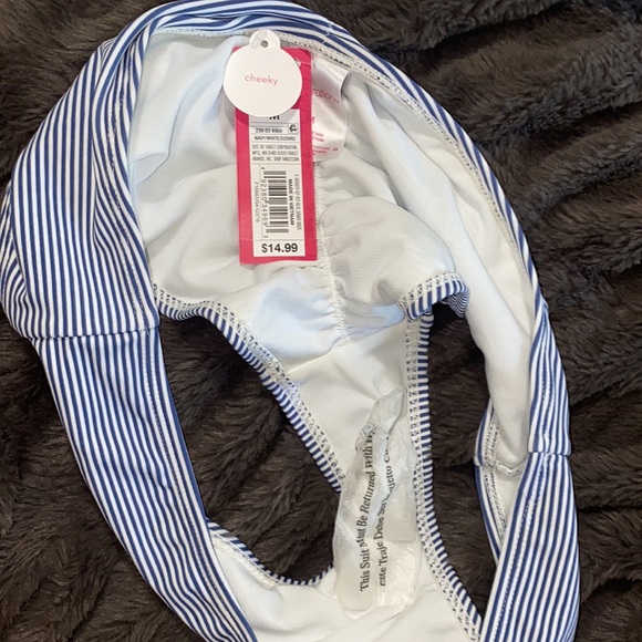 🪿Blue and white striped two piece swimsuit! - Picture 7 of 7